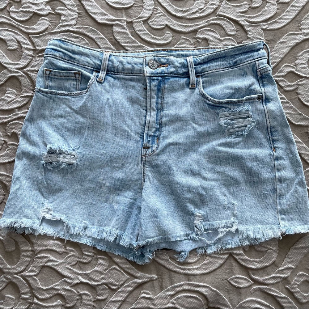 Old Navy High Rise light wash jean shorts